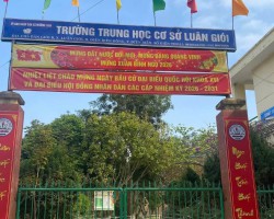 RỘN RÀNG HOẠT ĐỘNG LAO ĐỘNG TÔN TẠO CẢNH QUAN TRƯỜNG LỚP CHÀO ĐÓN MÙA XUÂN MỚI