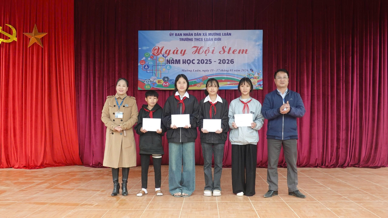 khen thưởng HĐ stem